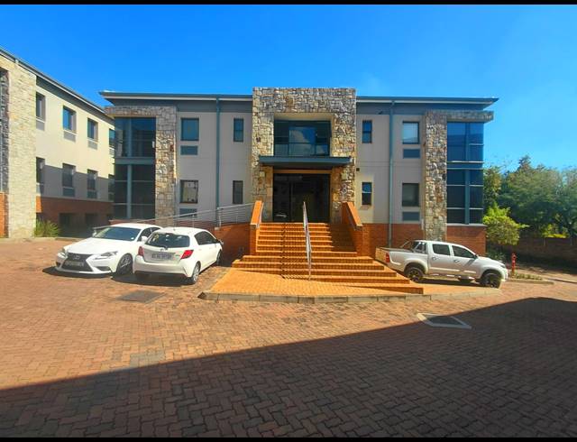 148M² OFFICE TO LET IN FOURWAYS GARDENS